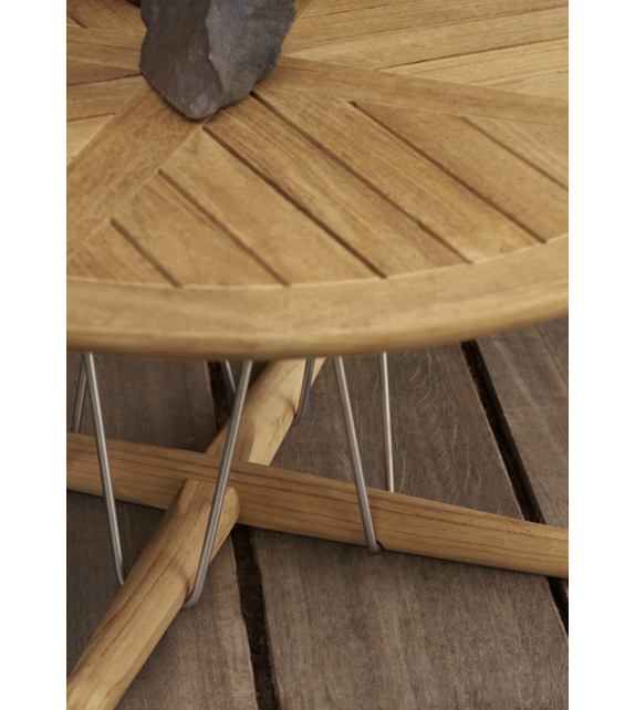 E023 Embrace Carl Hansen & Søn Tavolino