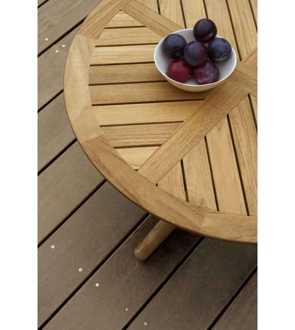 E023 Embrace Carl Hansen & Søn Tavolino