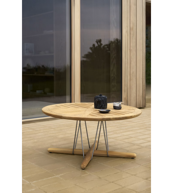 E023 Embrace Carl Hansen & Søn Tavolino