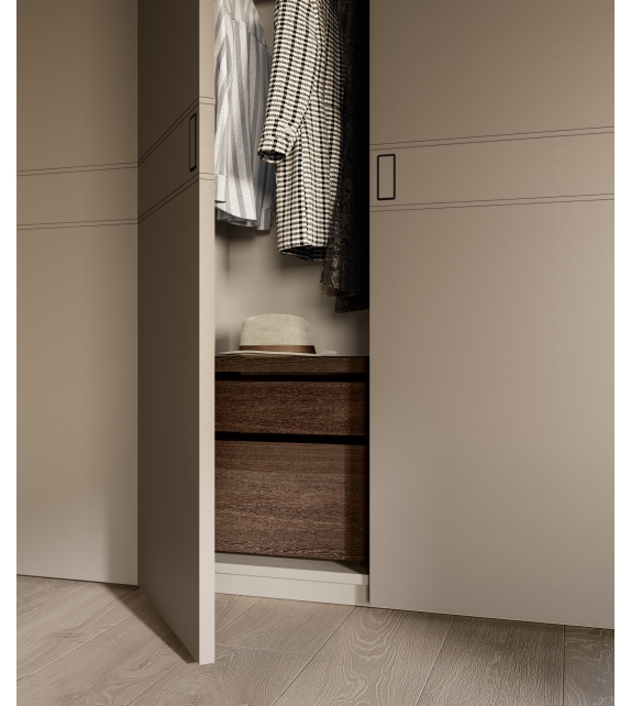 Cinta Dall'Agnese Kleiderschrank