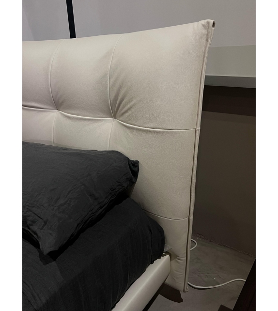 Aurora Tre Poltrona Frau Bett