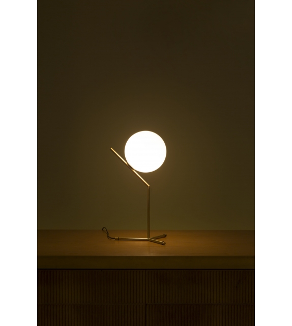IC T1 High Flos Tischleuchte