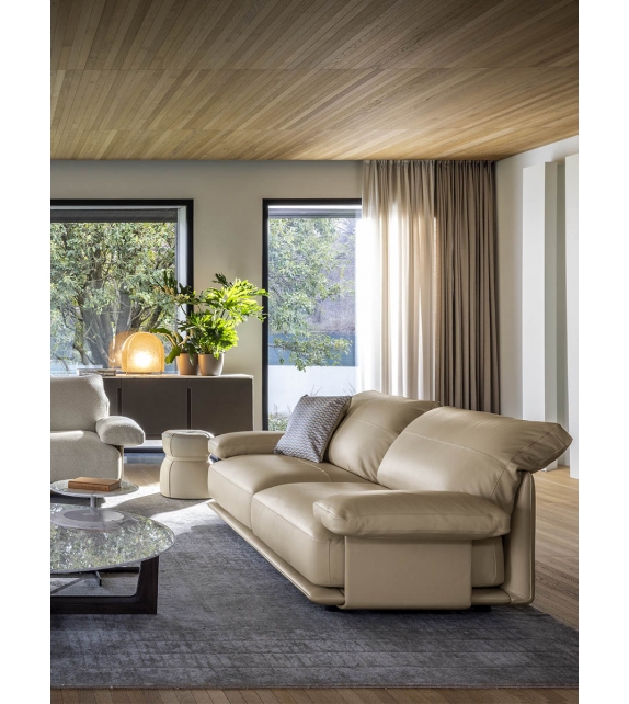 Blisscape Poltrona Frau Sofa