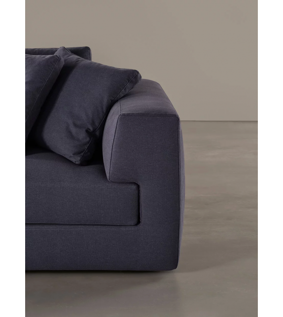 Roger Meridiani Sofa