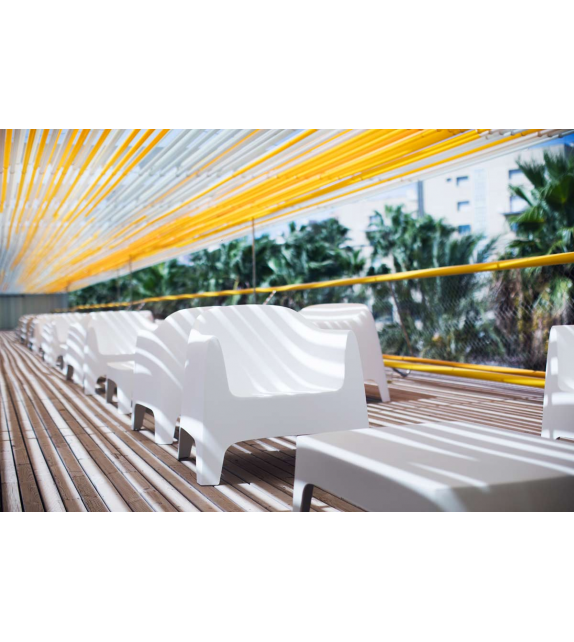 Solid Vondom Lounge Chair