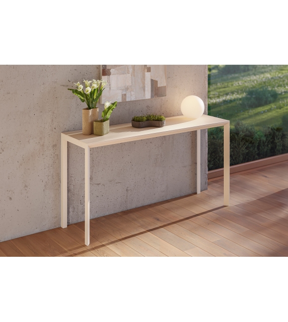 Frame Vondom Hoher Tisch