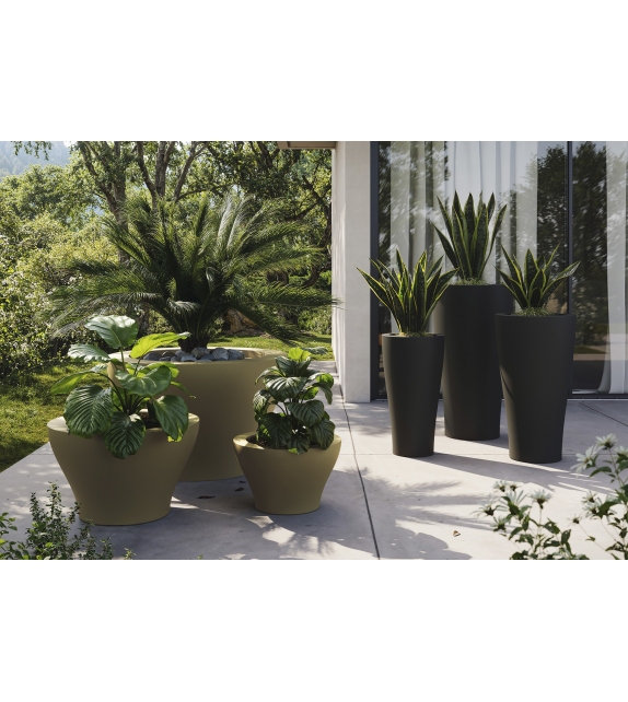 Curvada Vondom Planter