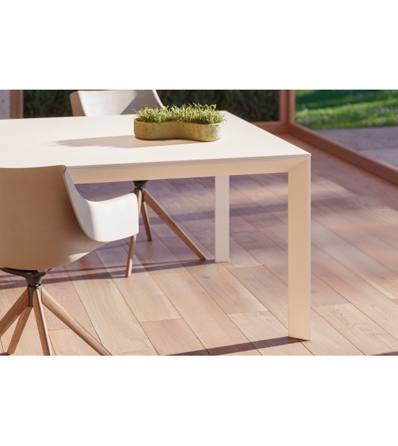 Manta Vondom Poltroncina Girevole in Legno