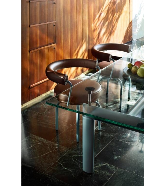 7 Fauteuil Tournant Cassina