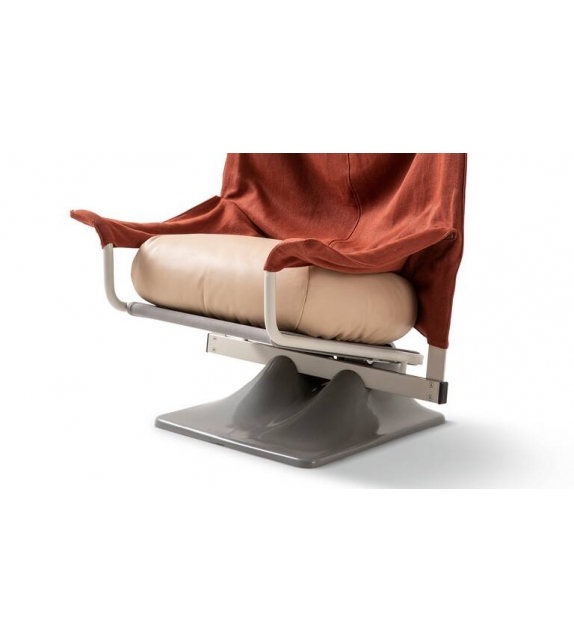 650 AEO Poltrona Cassina