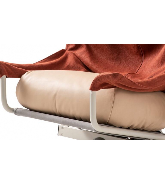 650 AEO Fauteuil Cassina