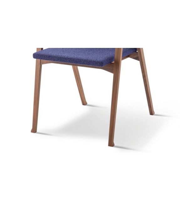 832 Luisa Poltroncina Cassina