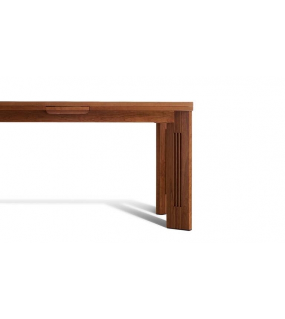 320 Berlino Table Cassina