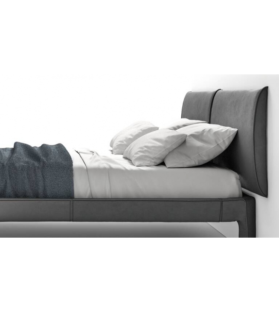 L50 Cab Night Lit Cassina