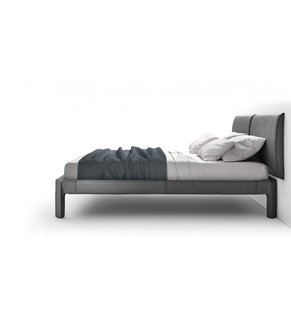 L50 Cab Night Lit Cassina