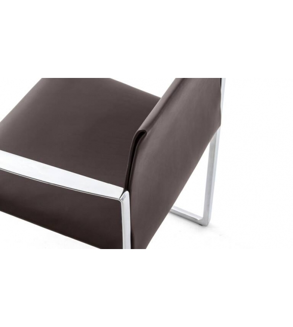 184 Eve Cassina Poltroncina