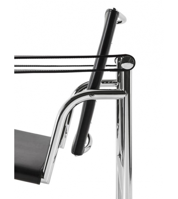 1 Fauteuil Dossier Basculant Cassina Small Armchair