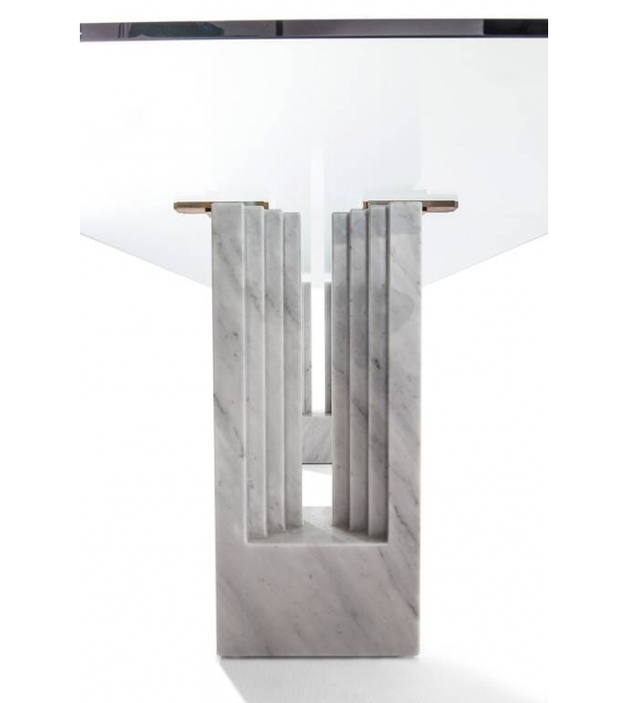 Delfi Cassina Tisch mit Glasplatte