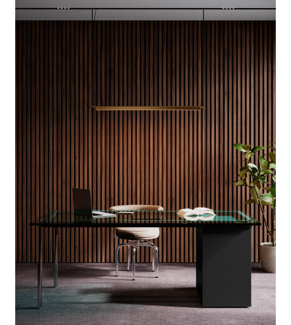 LC10 - Bureau La Semaine à Paris Cassina Schreibtisch