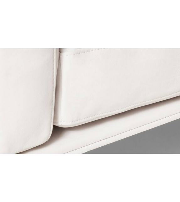 8 207 Cassina Canapé