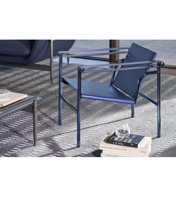 1 Fauteuil Dossier Basculant, 60 Cassina Small Armchair