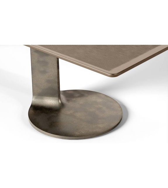 TL59 Metal Cassina Tisch