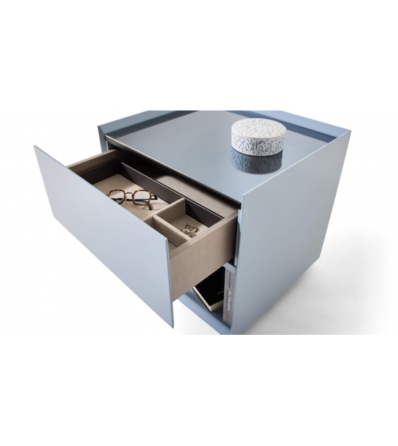 Ghost Box Cassina Comodino