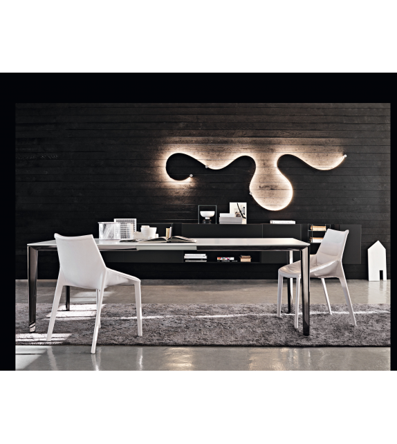 Outline Entirely Upholstered Chair Molteni&C