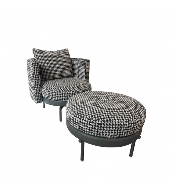 Versandfertig - Torii Sessel mit Hocker Minotti