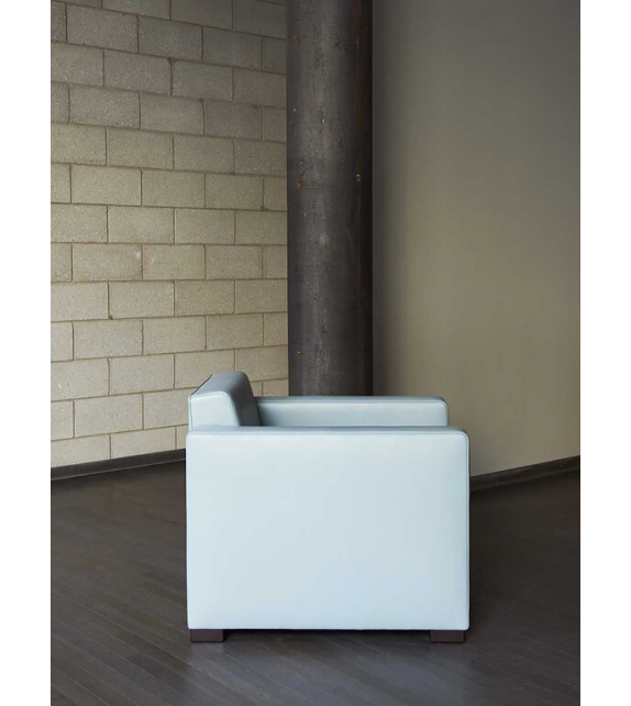 Linea A Poltrona Frau Fauteuil