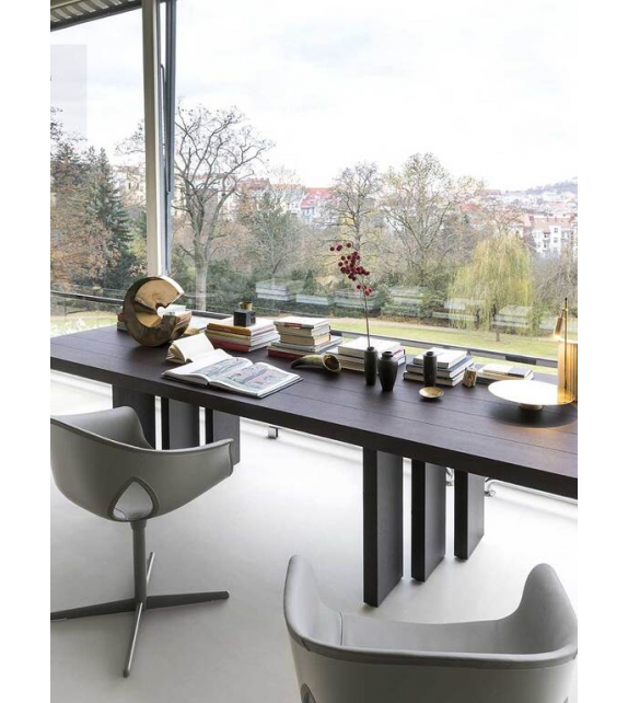 Ginger Ale Office Armchair With Column Poltrona Frau