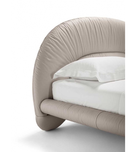 LieLow Poltrona Frau Bed
