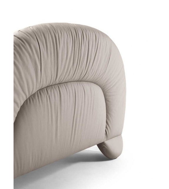 LieLow Poltrona Frau Bed