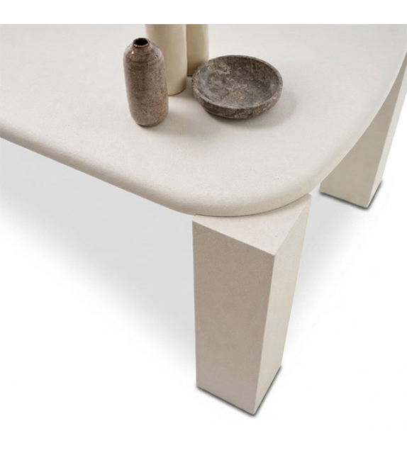 Hero Mogg Table