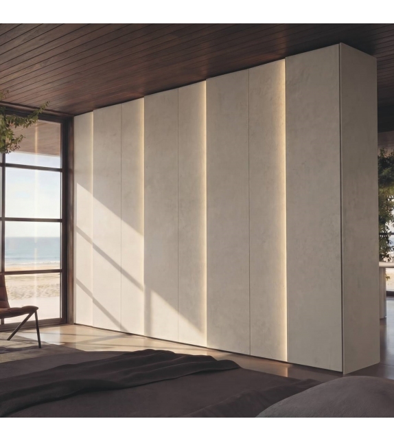 Aura Lago Armoire