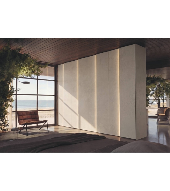 Aura Lago Wardrobe