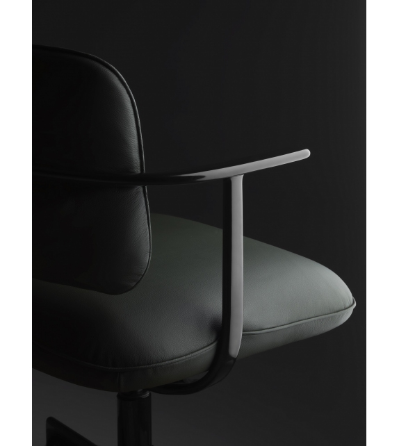 U-Type Chair with 5-Star Base on Wheels Kettal