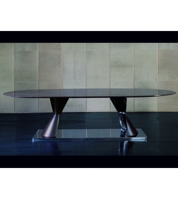 Rea Round Table Rugiano