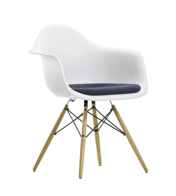 Eames Plastic Armchair DAW Poltroncina Con Cuscino Vitra