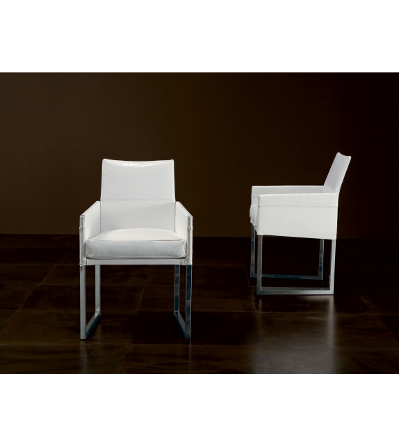 Akita Chic Chaise Rugiano