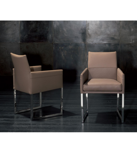 Akita Chic Chaise Rugiano