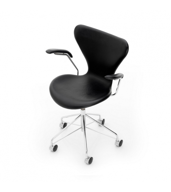 Series 7 Swivel Upholstered Chair With Armrests Fritz Hansen