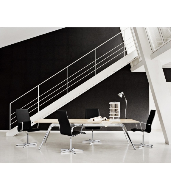 Oxford Medium Backrest Armchair Fritz Hansen