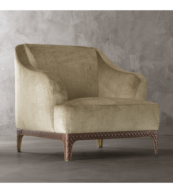 Oscar Armchair Rugiano