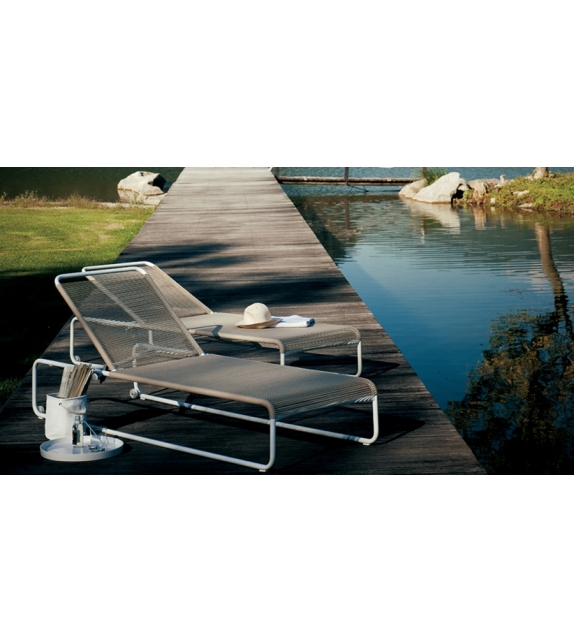 Harp 304 Sunlounger Roda