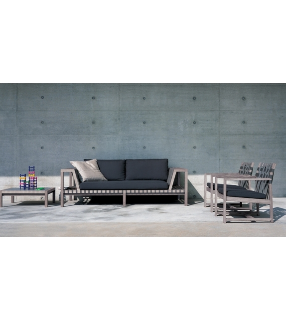 Network 2 Seater Sofa Roda