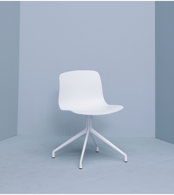 About a Chair AAC 10 Hay