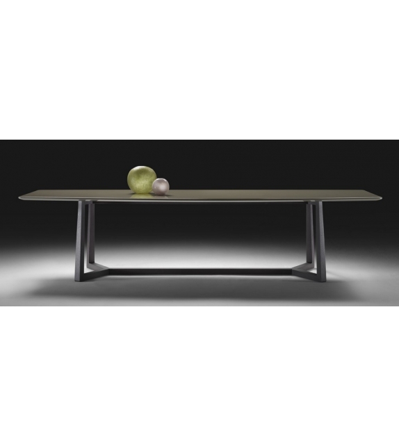 Gipsy Flexform Table