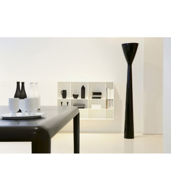 Ferro Table Carrée Porro