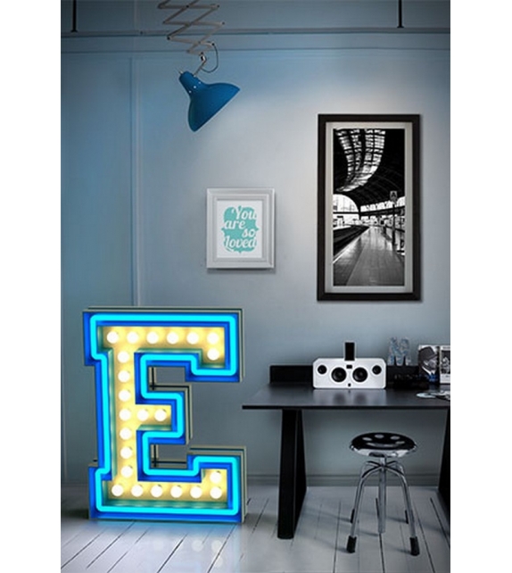 Graphic Collection ‐ Letter E Lámpara DelightFULL